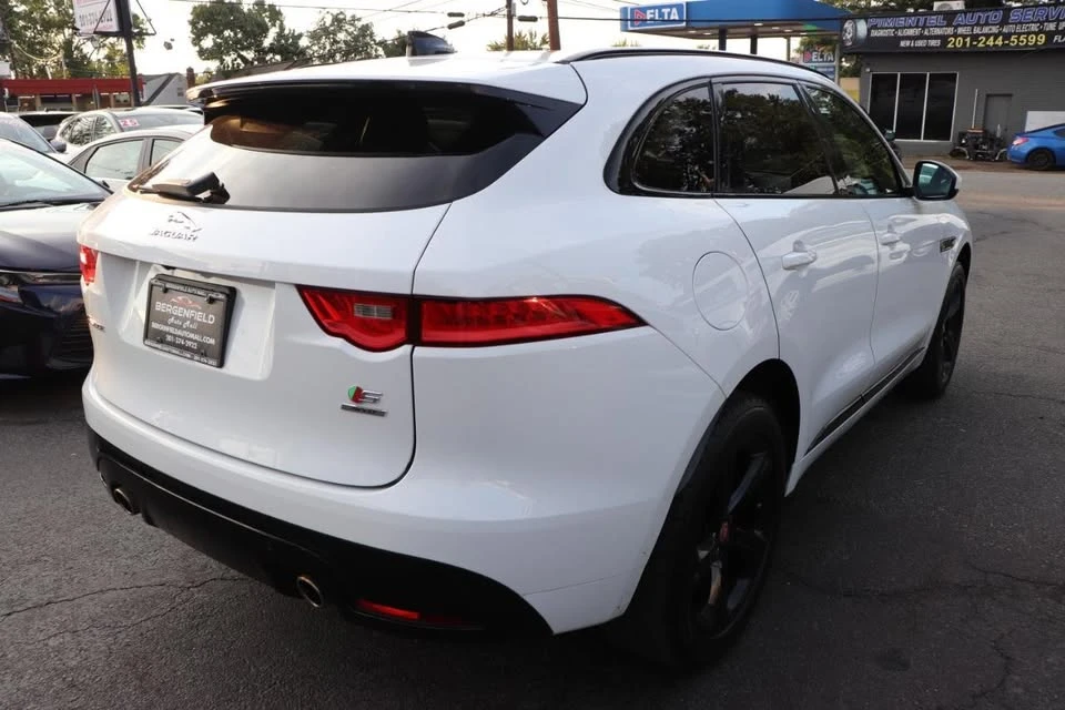 2020 Jaguar F-Pace - Image 5 of 20