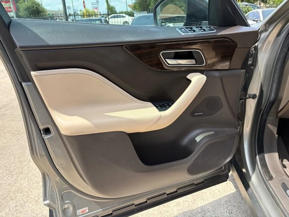 2020 Jaguar F-Pace - Image 12 of 20