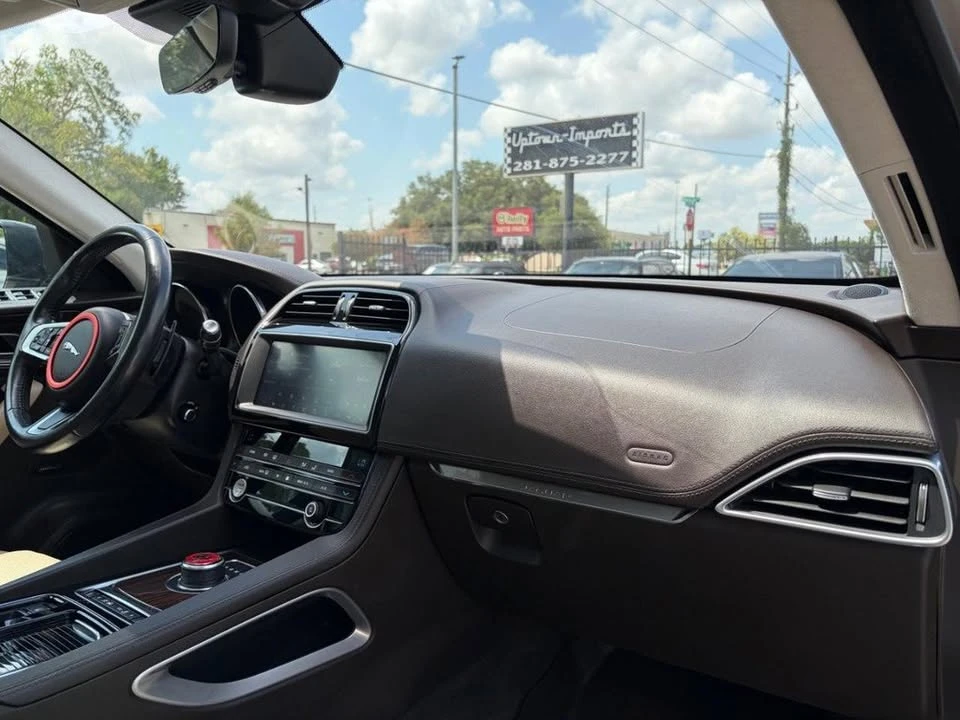 2020 Jaguar F-Pace - Image 13 of 20
