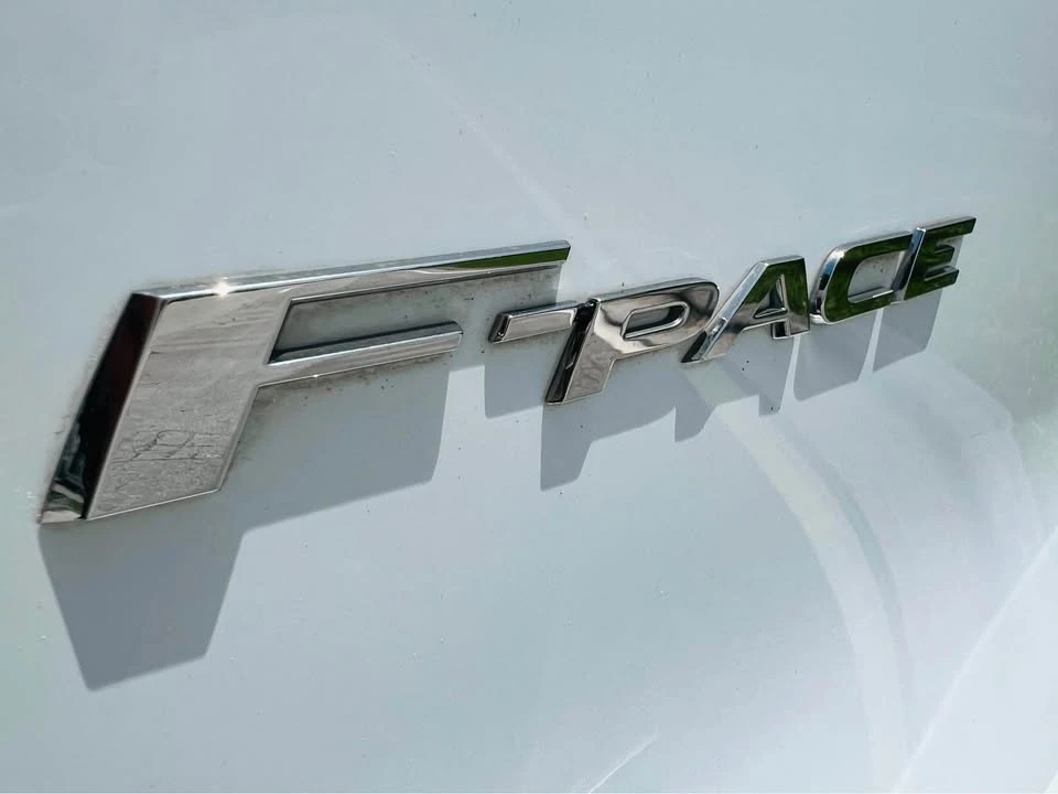 2020 Jaguar F-Pace - Image 6 of 10