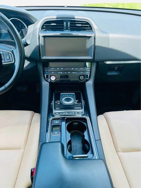2020 Jaguar F-Pace - Image 3 of 10