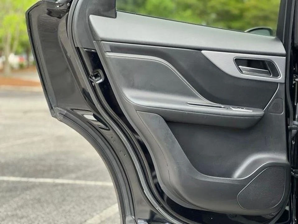 2020 Jaguar F-Pace - Image 14 of 20