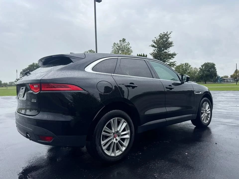2020 Jaguar F-Pace - Image 5 of 18