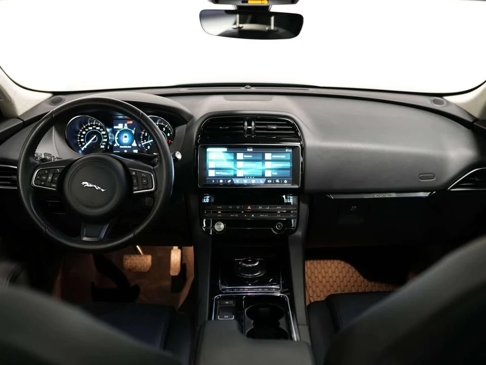 2020 Jaguar F-Pace - Image 19 of 20