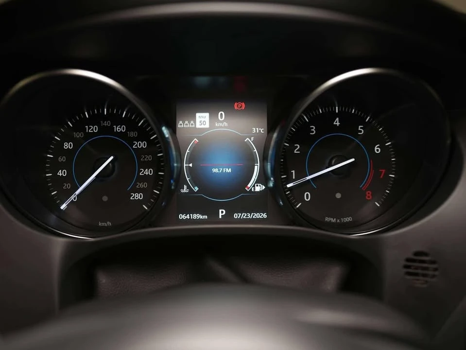 2020 Jaguar F-Pace - Image 14 of 20