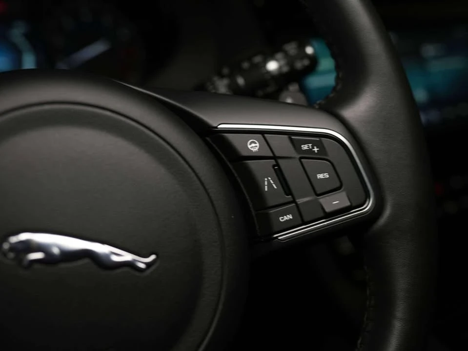 2020 Jaguar F-Pace - Image 12 of 20