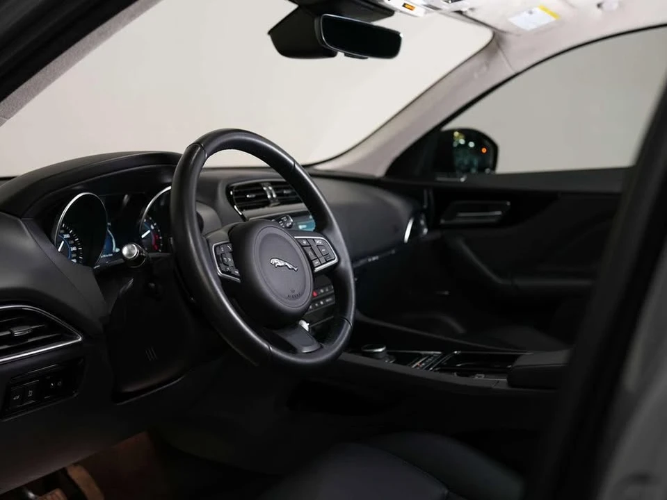 2020 Jaguar F-Pace - Image 9 of 20