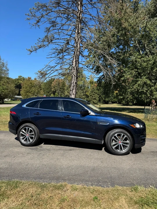 2020 Jaguar F-Pace - Image 4 of 10