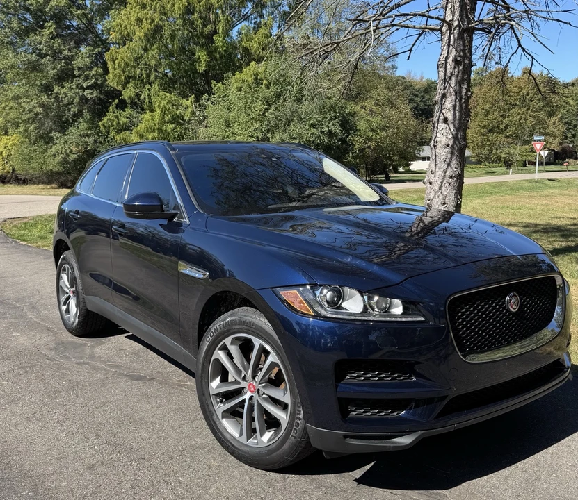 2020 Jaguar F-Pace - Image 3 of 10