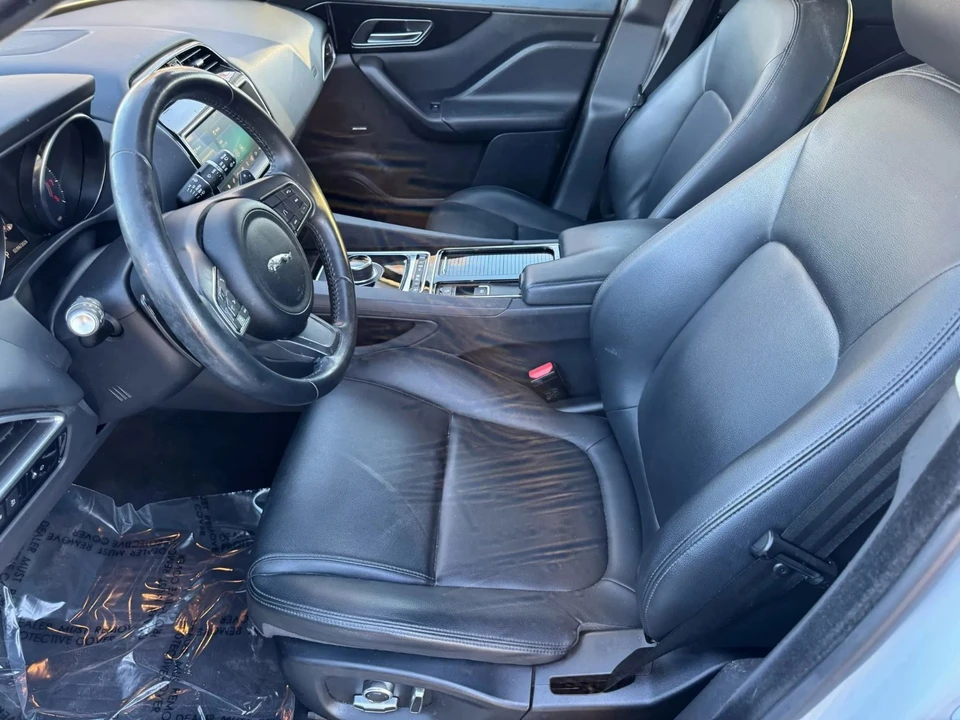 2020 Jaguar F-Pace - Image 17 of 21