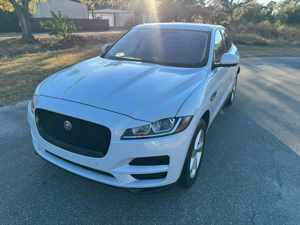 2020 Jaguar F-Pace - Image 15 of 21