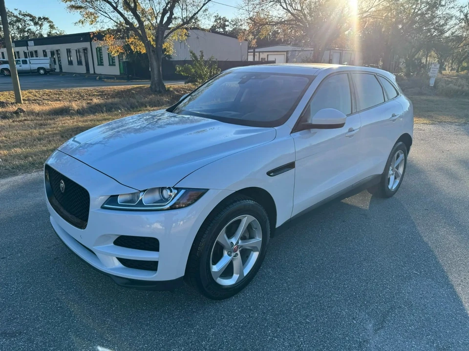 2020 Jaguar F-Pace - Image 14 of 21