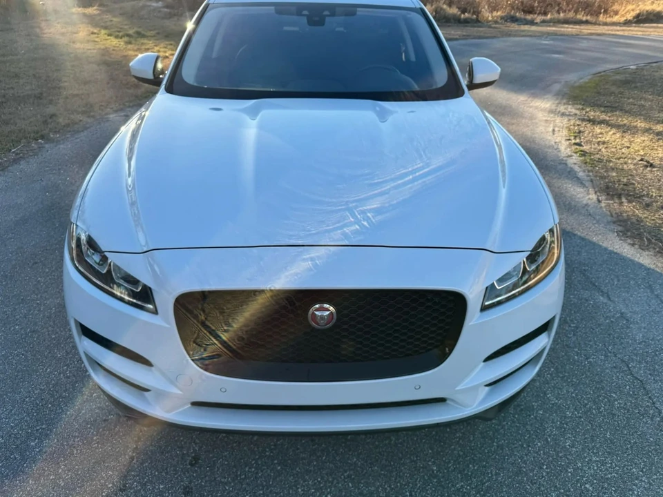 2020 Jaguar F-Pace - Image 2 of 21