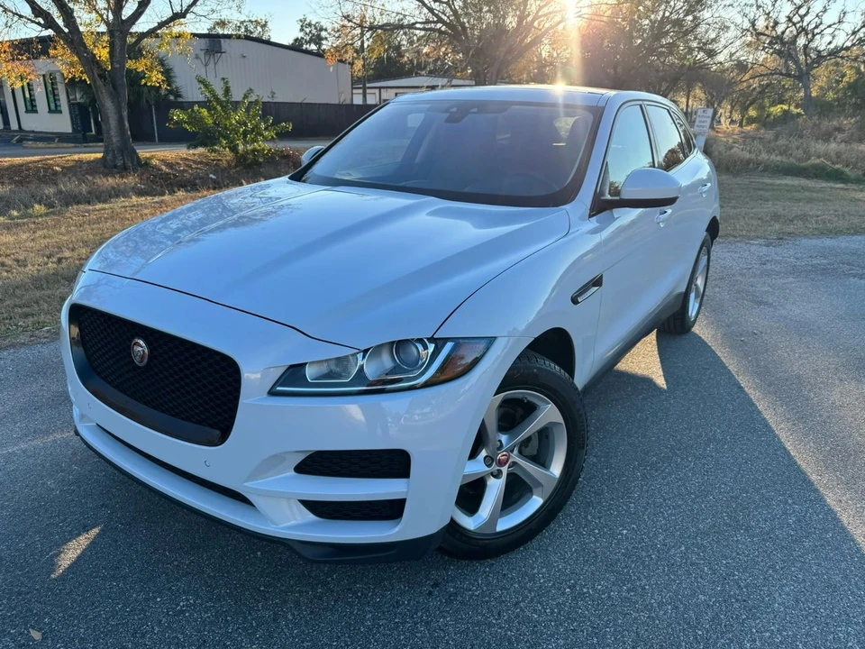2020 Jaguar F-Pace - Image 3 of 21