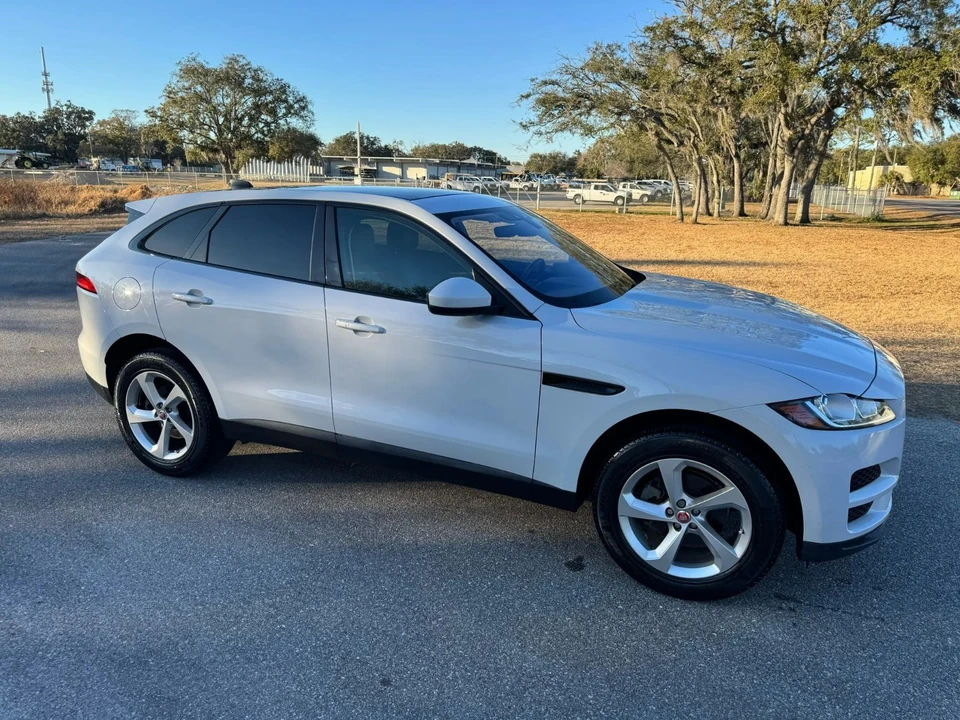 2020 Jaguar F-Pace - Image 5 of 21