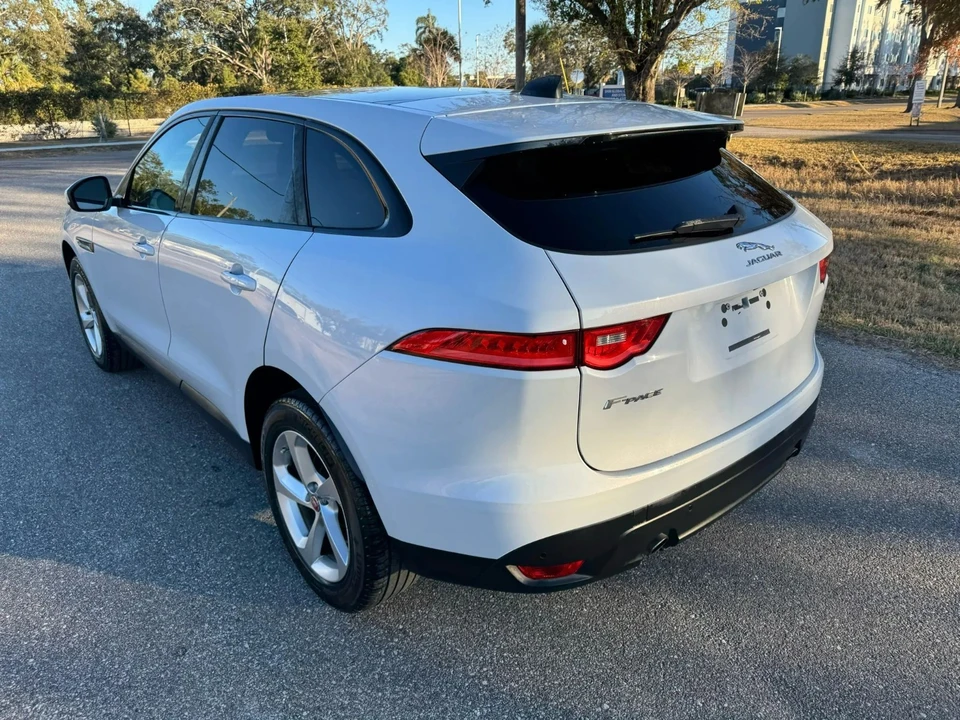 2020 Jaguar F-Pace - Image 10 of 21