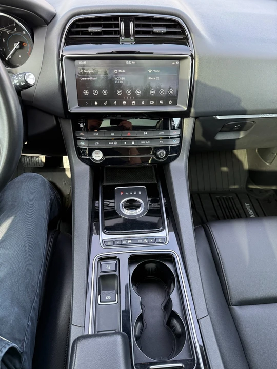 2020 Jaguar F-Pace - Image 11 of 19