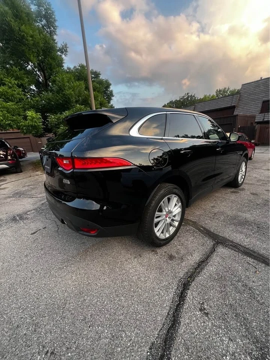 2020 Jaguar F-Pace - Image 11 of 17
