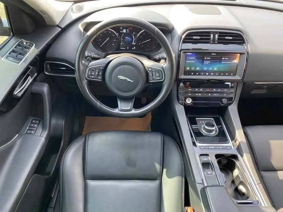 2020 Jaguar F-Pace - Image 14 of 20