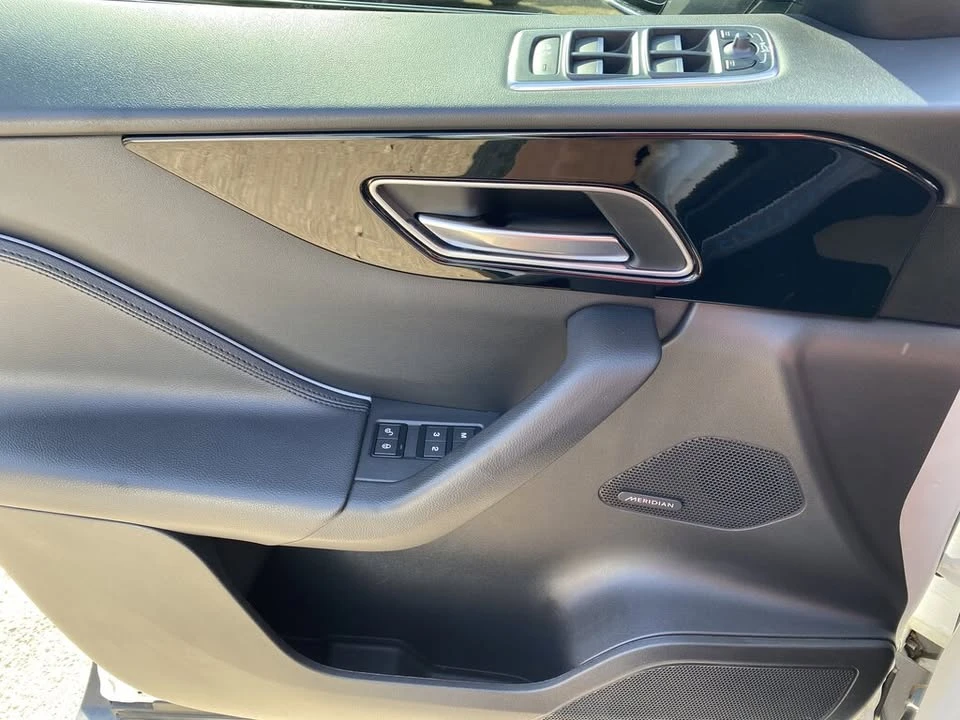 2020 Jaguar F-Pace - Image 10 of 20