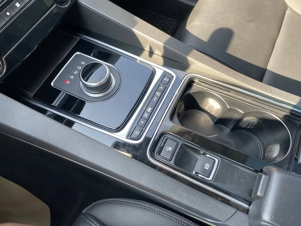 2020 Jaguar F-Pace - Image 16 of 20