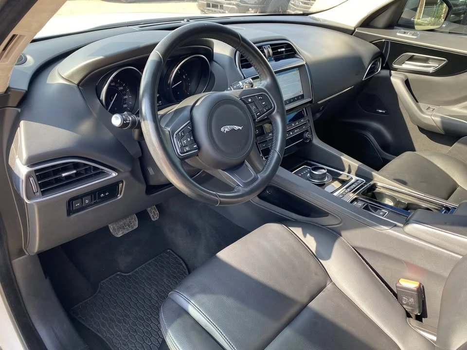 2020 Jaguar F-Pace - Image 11 of 20