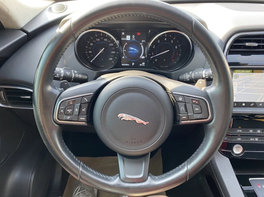 2020 Jaguar F-Pace - Image 13 of 18