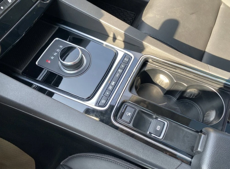 2020 Jaguar F-Pace - Image 11 of 18