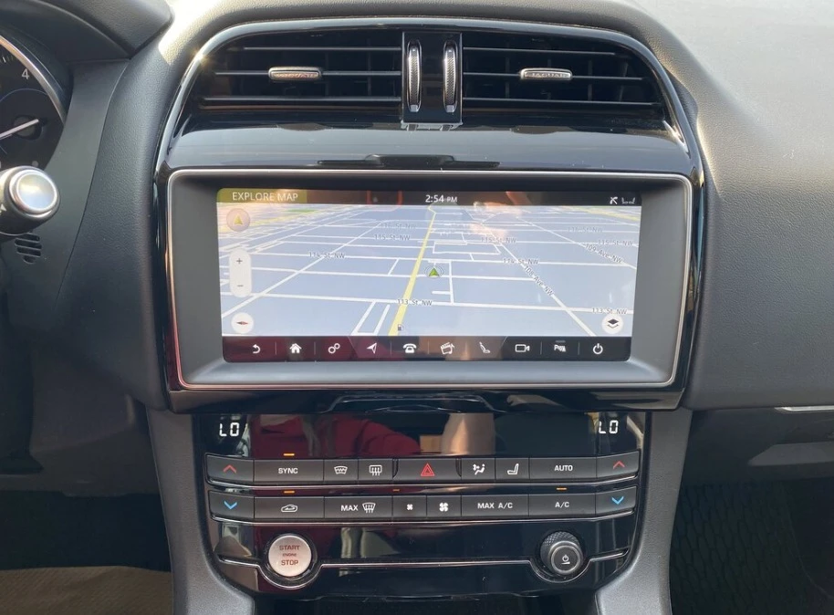 2020 Jaguar F-Pace - Image 12 of 18