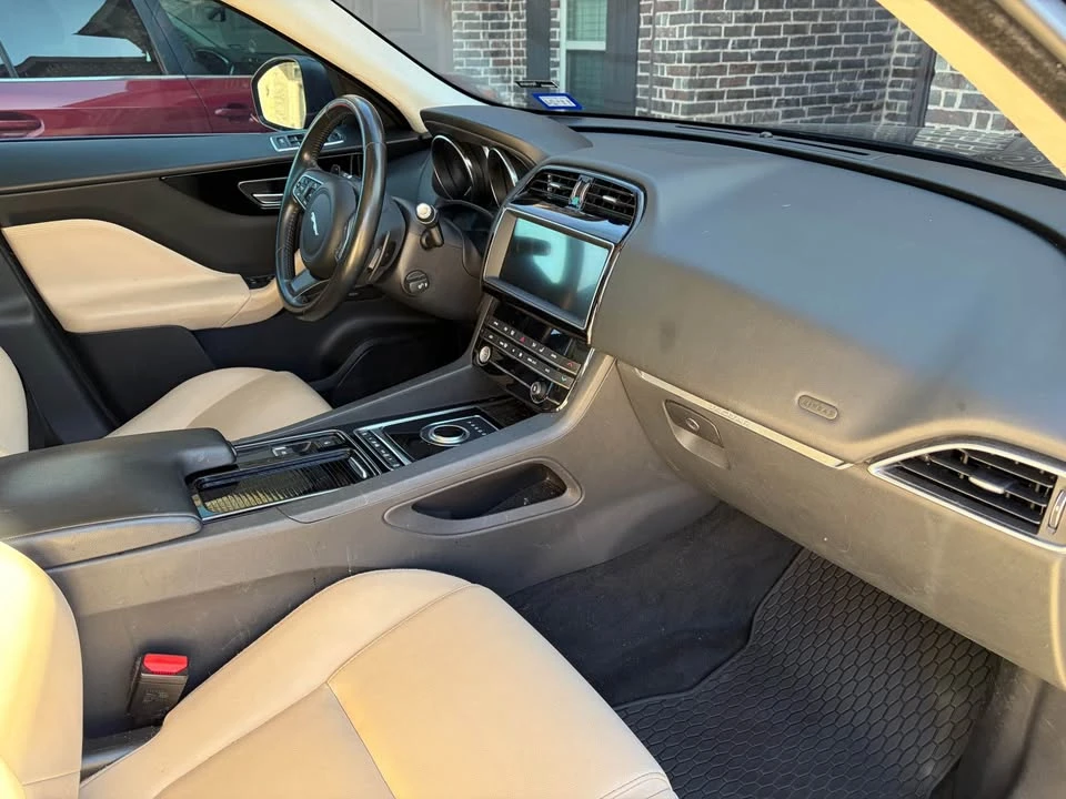 2020 Jaguar F-Pace - Image 8 of 9