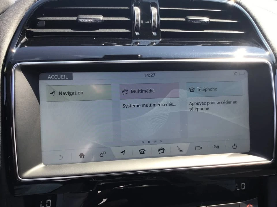 2020 Jaguar F-Pace - Image 15 of 20