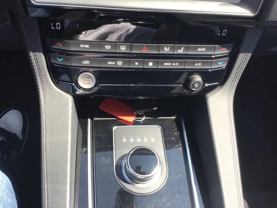 2020 Jaguar F-Pace - Image 19 of 20