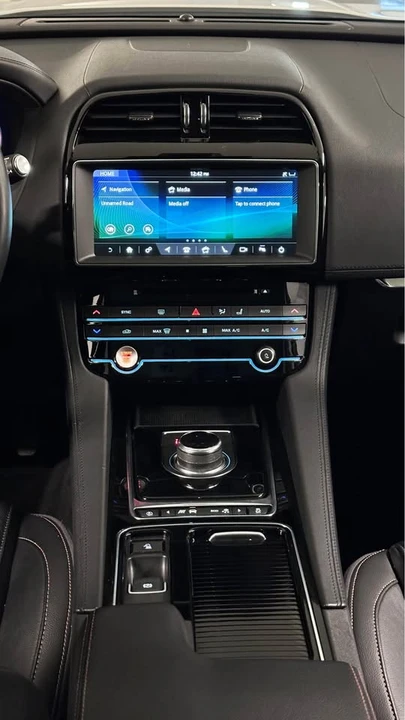 2020 Jaguar F-Pace - Image 9 of 16