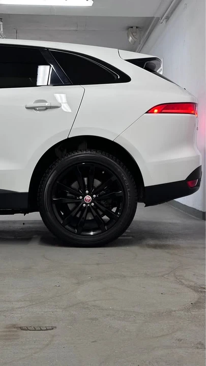 2020 Jaguar F-Pace - Image 5 of 16