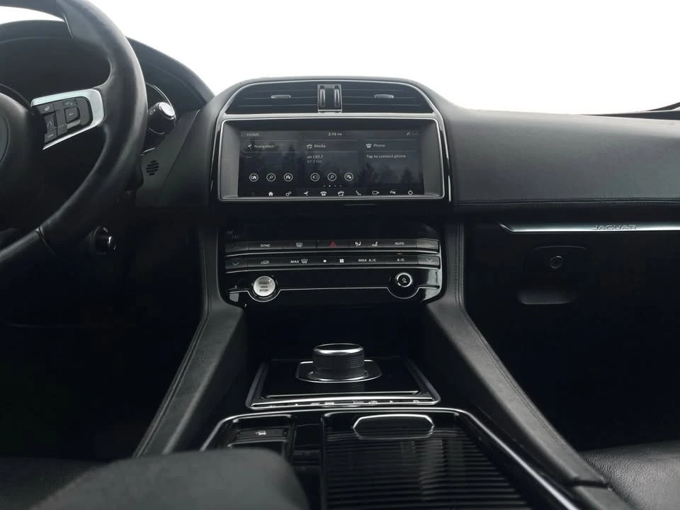 2020 Jaguar F-Pace - Image 12 of 16