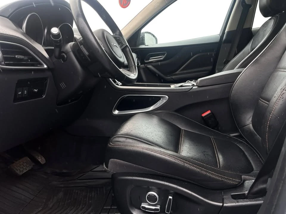 2020 Jaguar F-Pace - Image 9 of 16