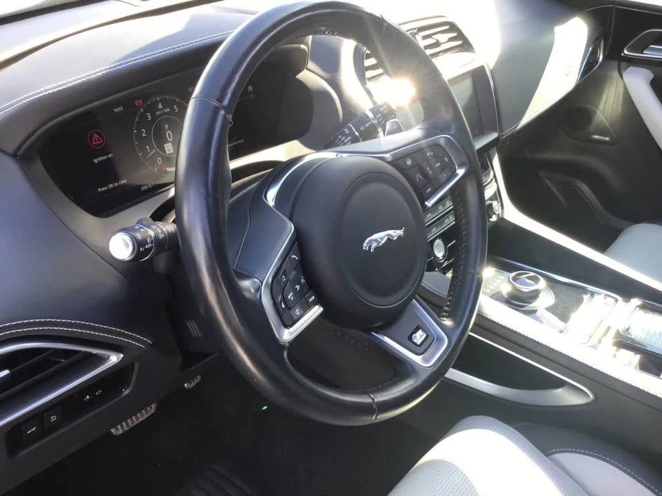 2020 Jaguar F-Pace - Image 14 of 20