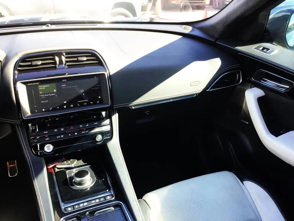 2020 Jaguar F-Pace - Image 16 of 20