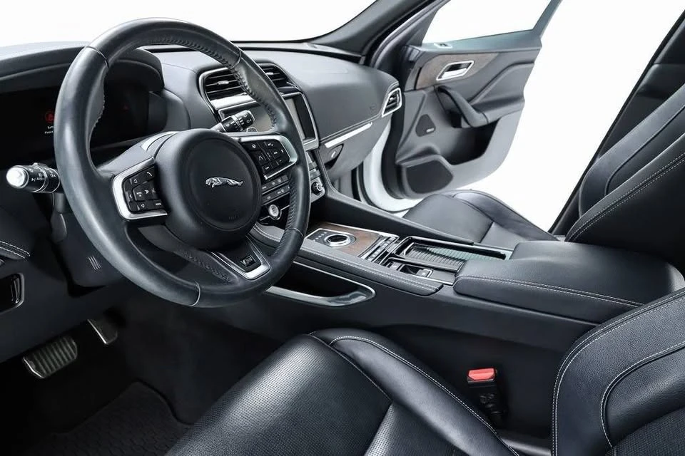 2020 Jaguar F-Pace - Image 9 of 16