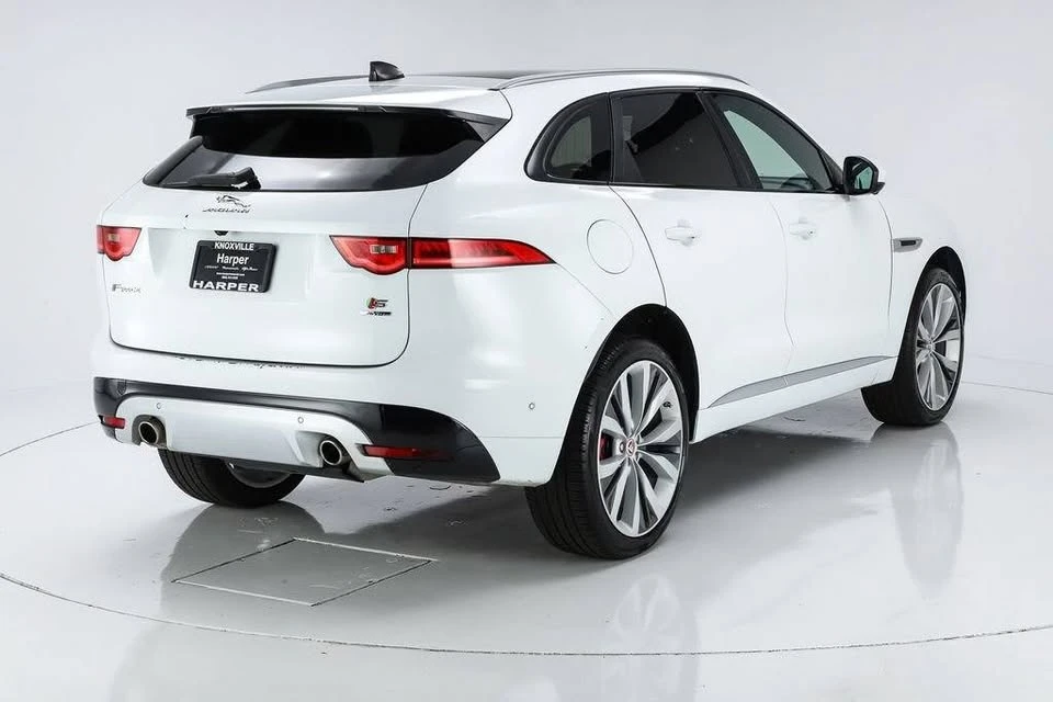2020 Jaguar F-Pace - Image 5 of 16