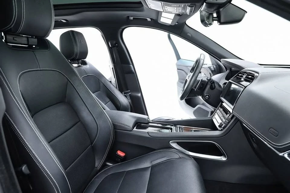 2020 Jaguar F-Pace - Image 13 of 16
