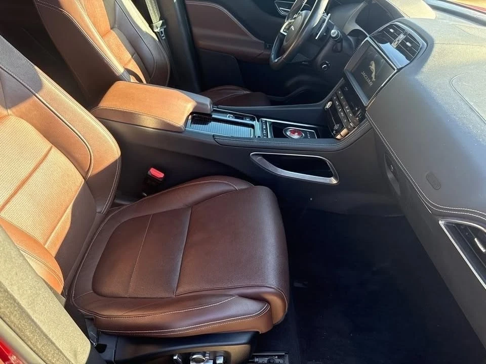 2020 Jaguar F-Pace - Image 15 of 20
