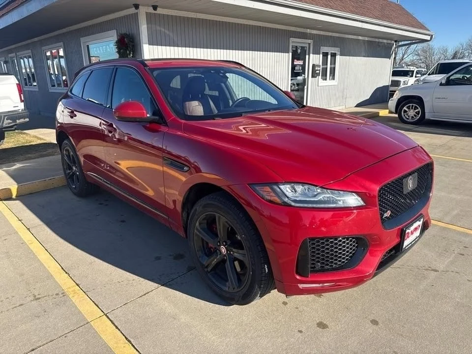 2020 Jaguar F-Pace - Image 7 of 20
