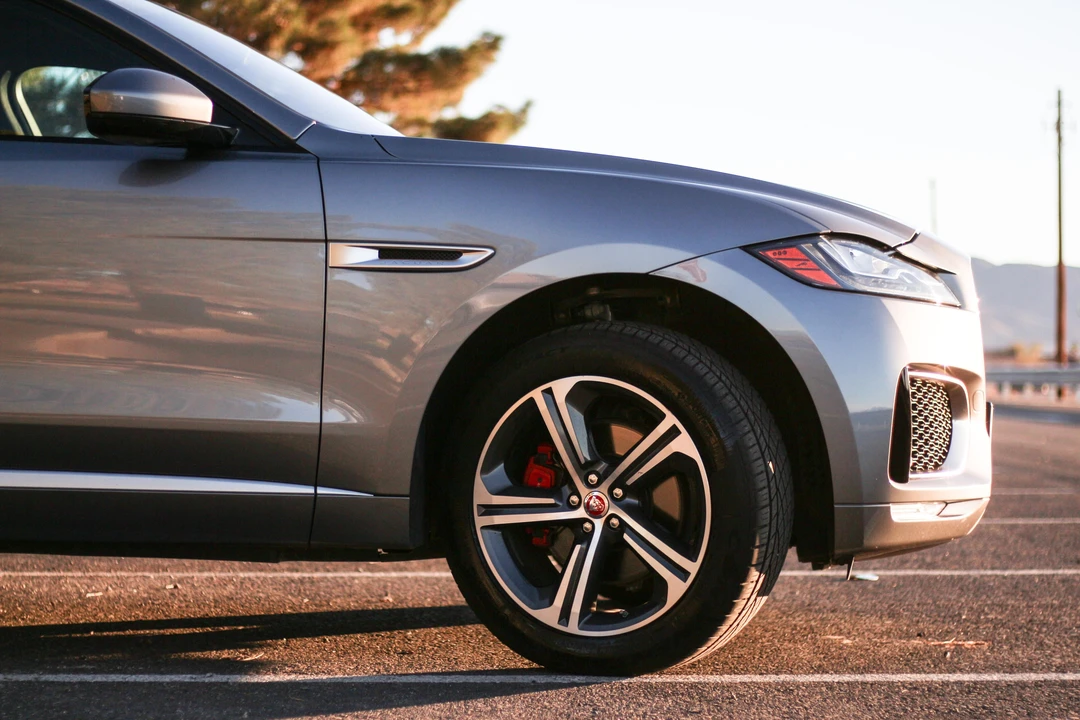 2020 Jaguar F-Pace - Image 29 of 31