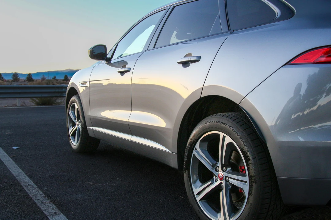 2020 Jaguar F-Pace - Image 26 of 31