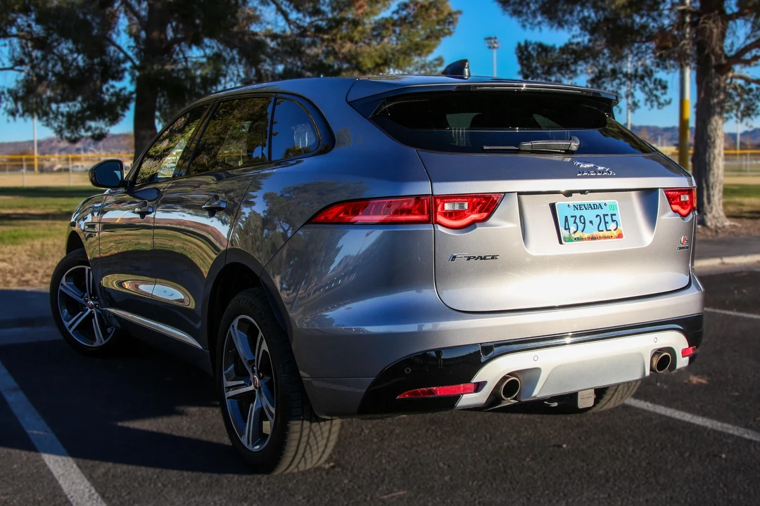 2020 Jaguar F-Pace - Image 14 of 31