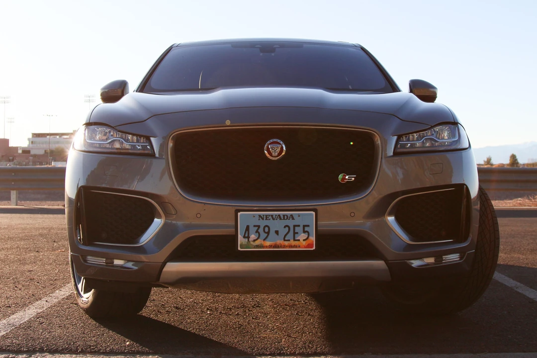 2020 Jaguar F-Pace - Image 6 of 31