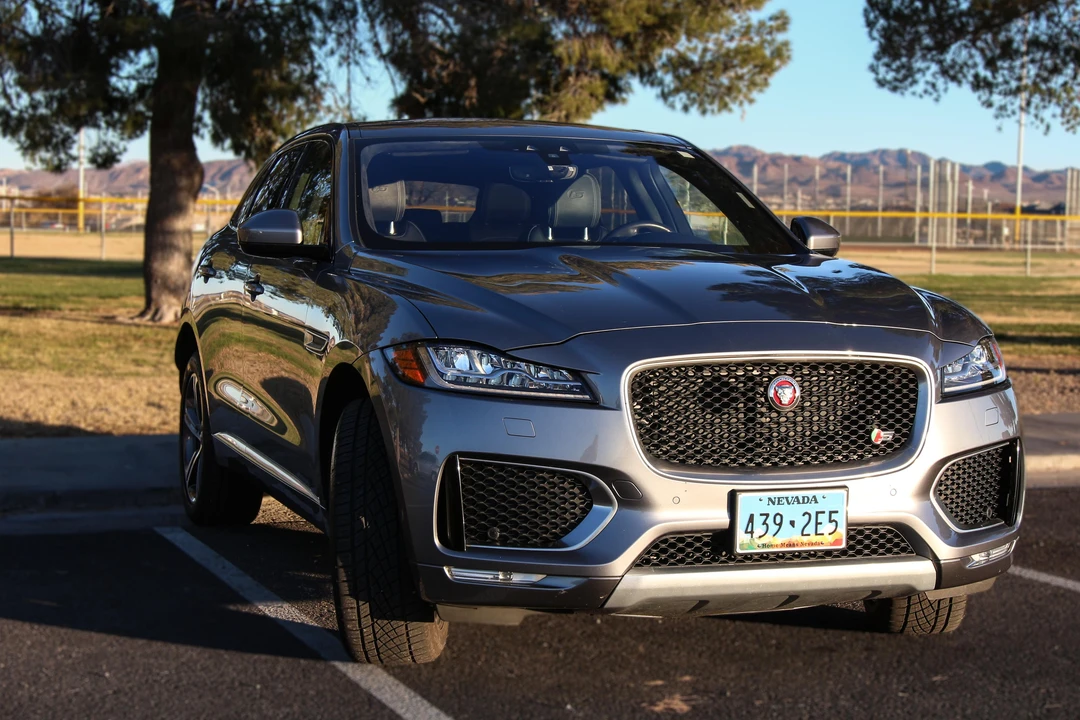 2020 Jaguar F-Pace - Image 22 of 31