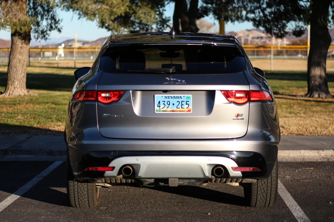 2020 Jaguar F-Pace - Image 15 of 31