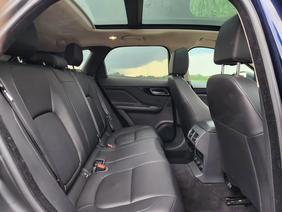 2020 Jaguar F-Pace - Image 11 of 18